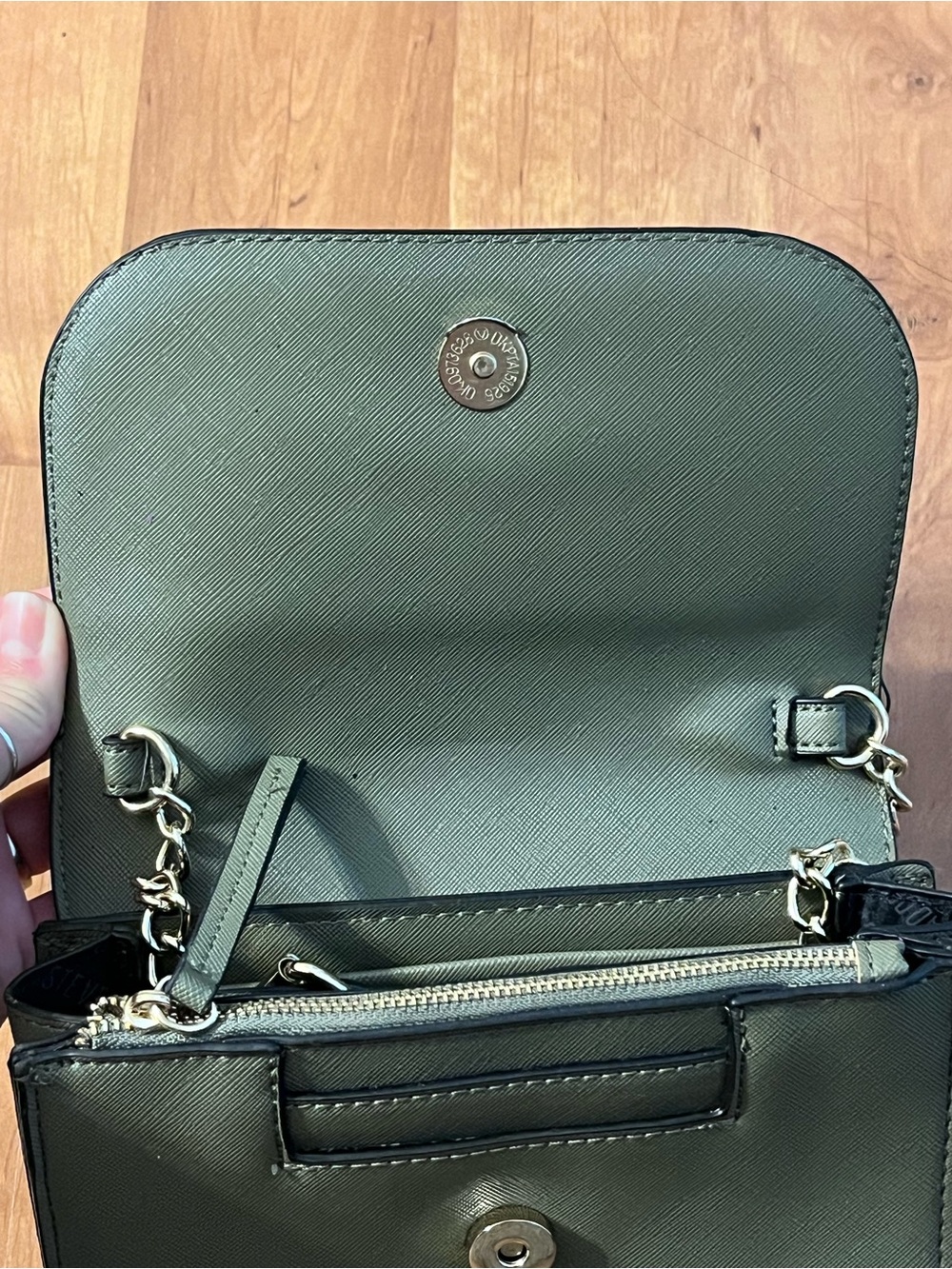 Steve Madden Olive Green Crossbody Bag with Gold Logo - Picture 4 of 10